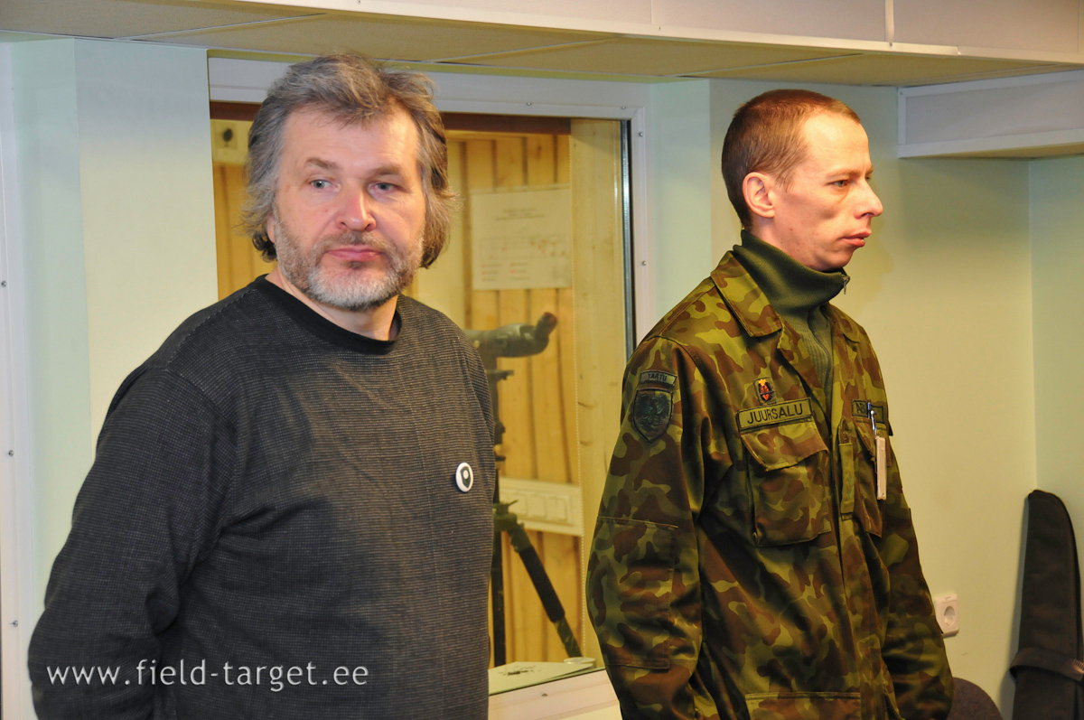 Andresest paremal on lasketiiru instruktor Olev Juursalu